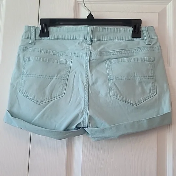 Lincoln Outfitters light blue denim  roll cuff shorts size 10 - Picture 2 of 4